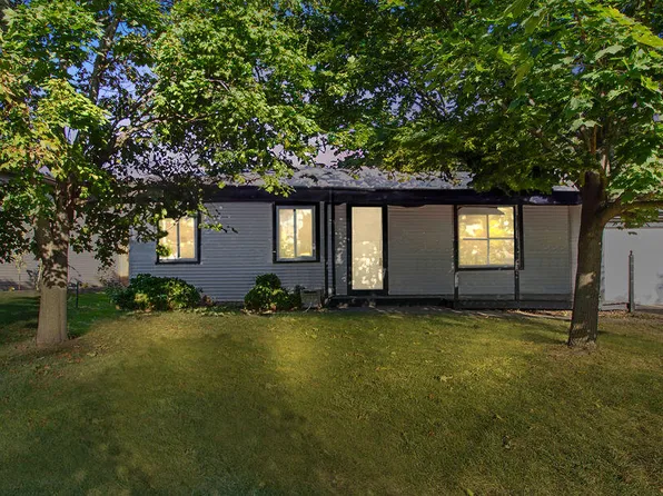 107 Butternut Ct, Hebron, IN 46341