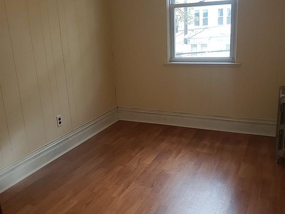 4th image of 157 Carlton Ave #2
