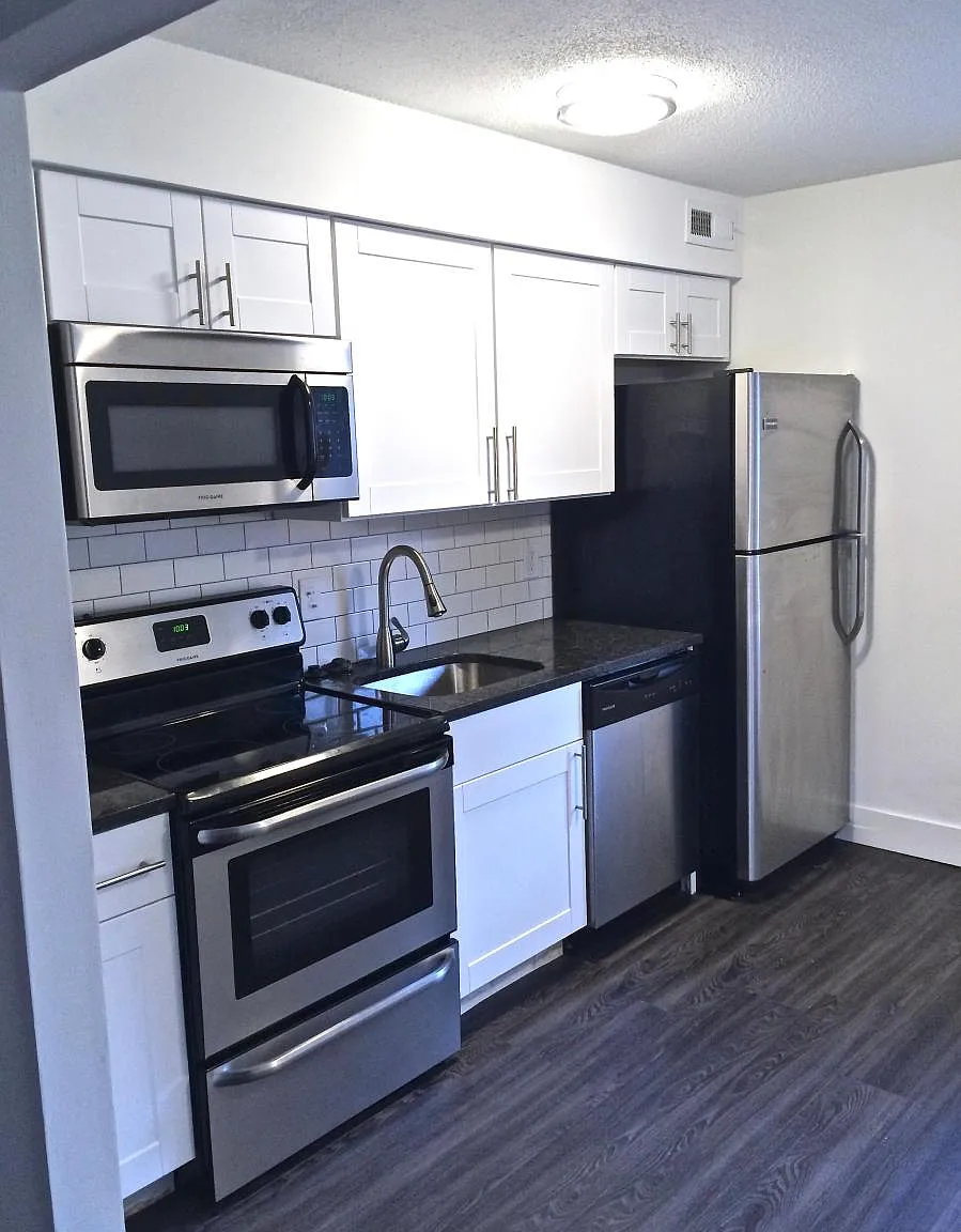 1 bed, $895 — Photo 2