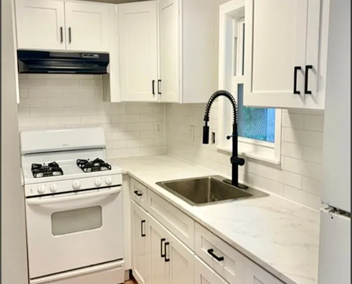 1 Ferreira Ct #5 — Photo 2