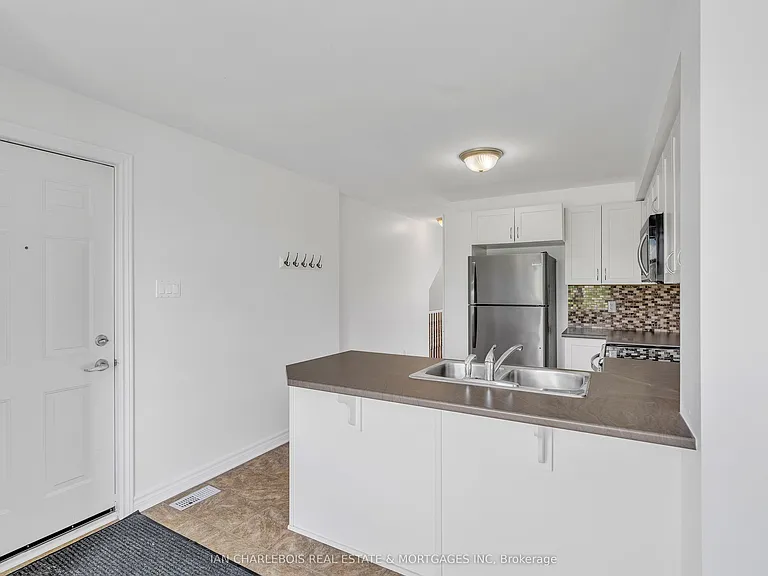 2382 Esprit Dr #10 — Photo 3