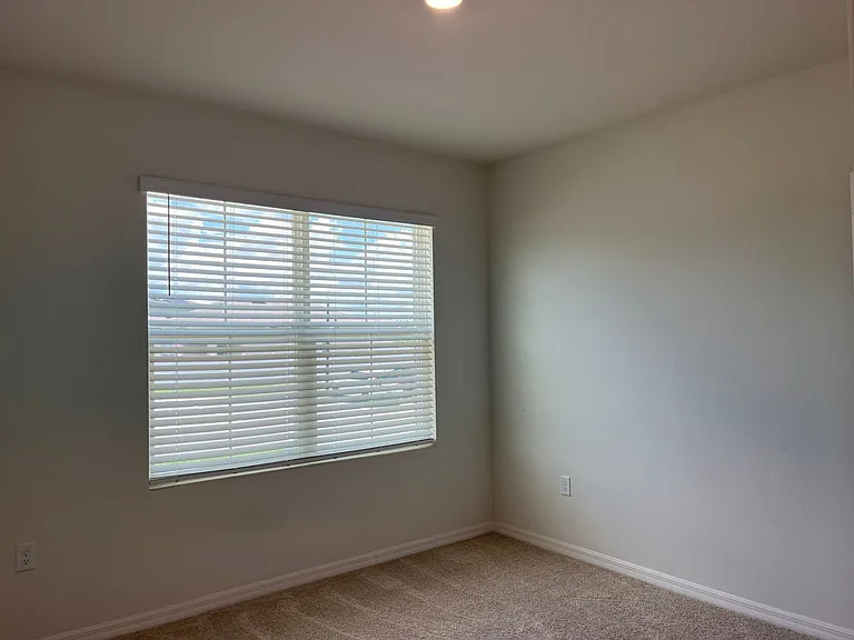 3031 Staten Dr — Photo 18