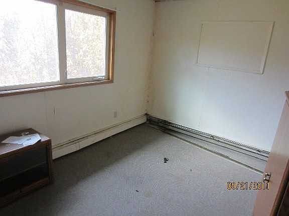 3rd image of 1625 Levee Way