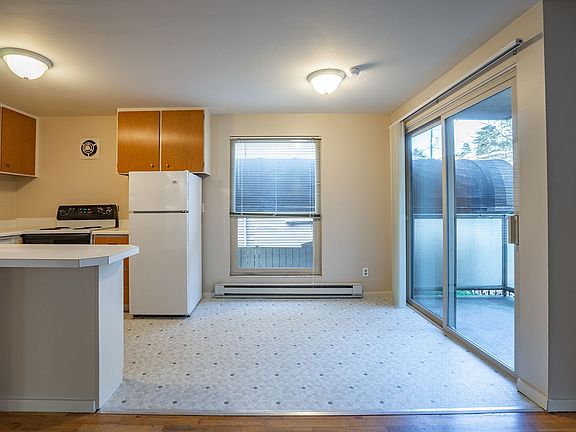 5th image of 615 Summit Ave E #4
