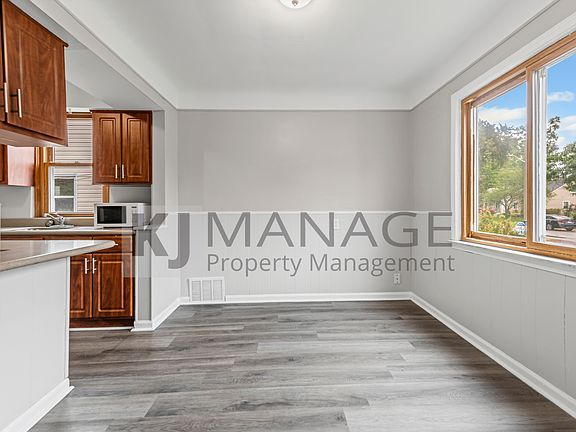 5th image of 15610 Leona Dr
