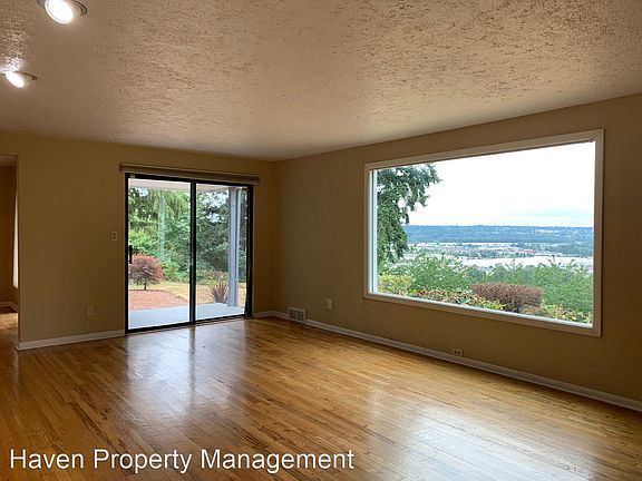 3rd image of 206 62nd Ave E