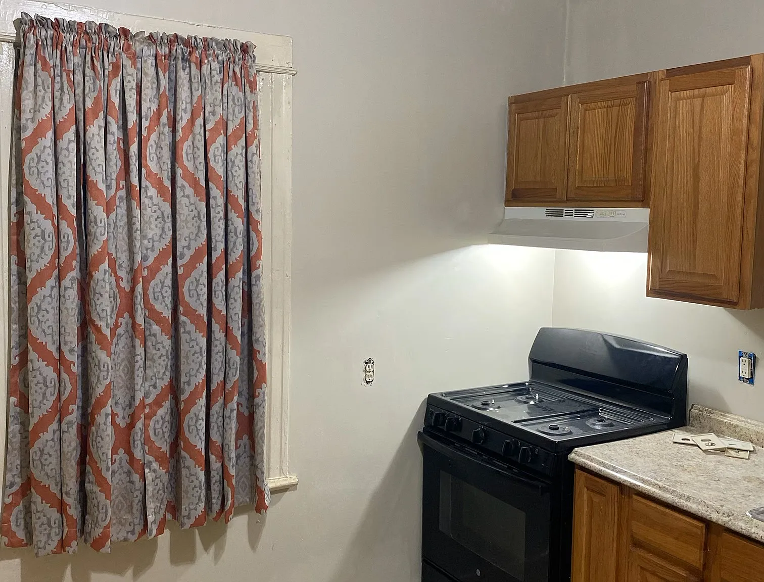 3 bed, 1050 sqft, $1,350 — Photo 3