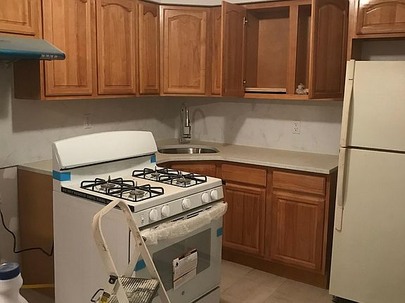 5th image of 10851 48th Ave #2F