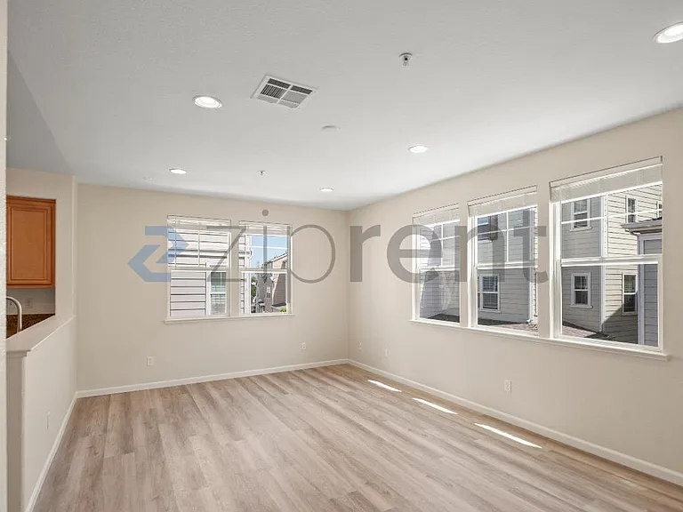 1611 Summer Ln — Photo 14