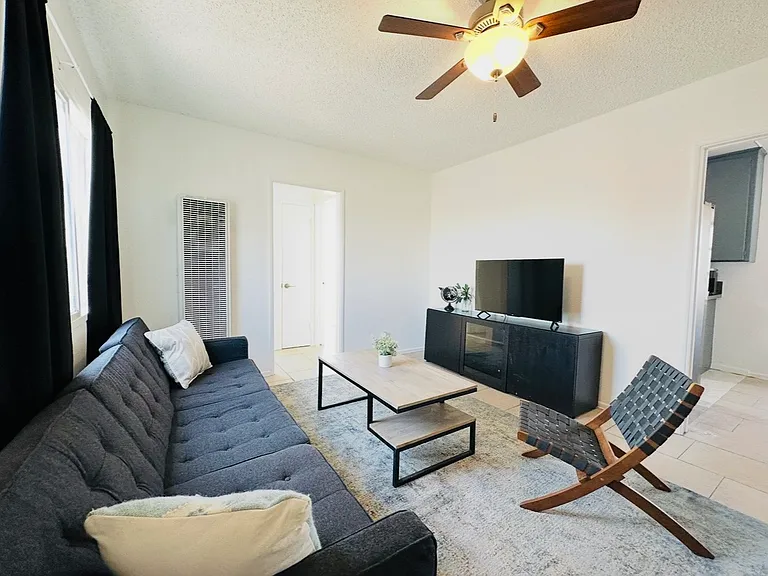 1635 W 108th St #1637-1/2 — Photo 4