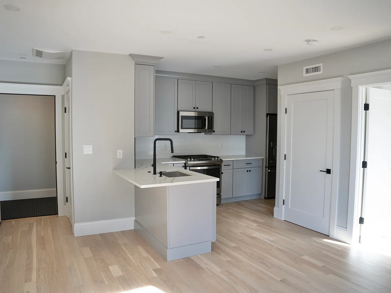 1 bed, 540 sqft, $2,600 — Photo 1