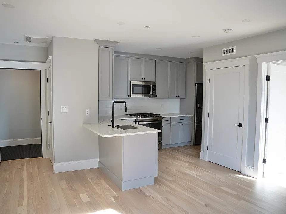 48 Geneva St #1