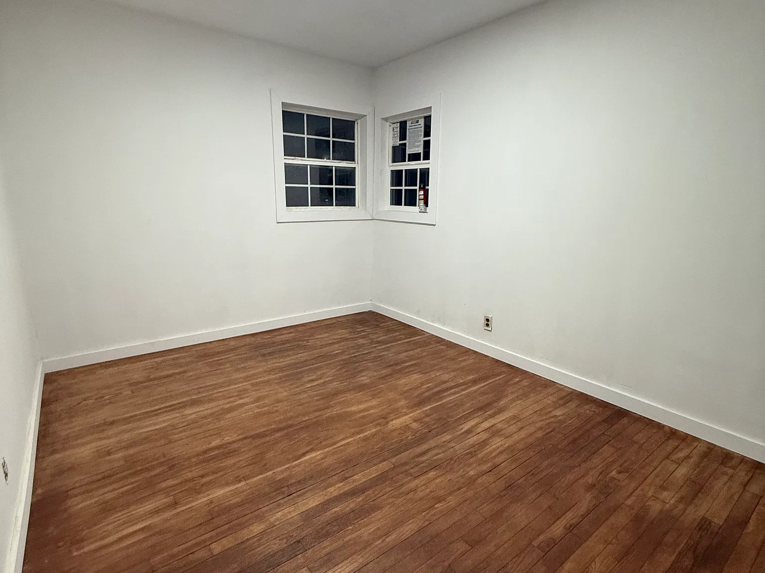411 Hudson Ave — Photo 4