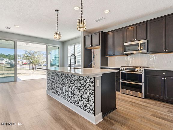 5th image of 182 PEPPERPIKE Way