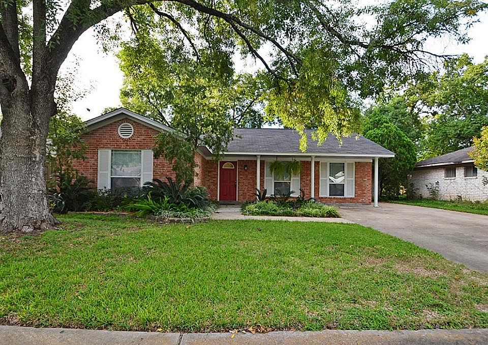 1st image of 13619 Greenbriar Dr