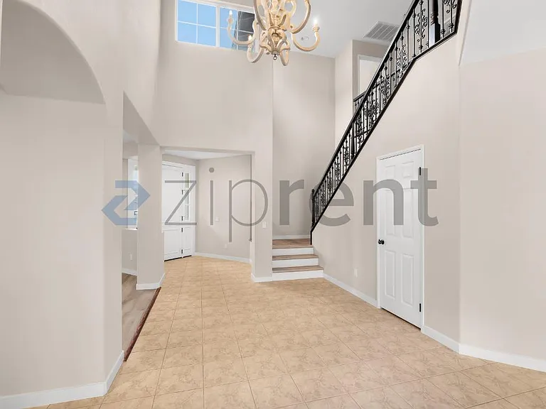 3231 Canyon View Dr — Photo 2