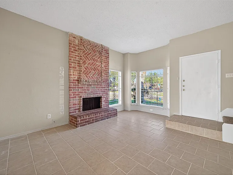 3479 Rockrill Dr — Photo 2