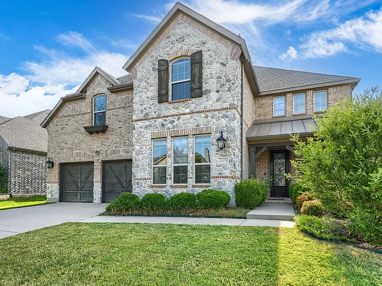 14175 Wheatfield Ln — Photo 2