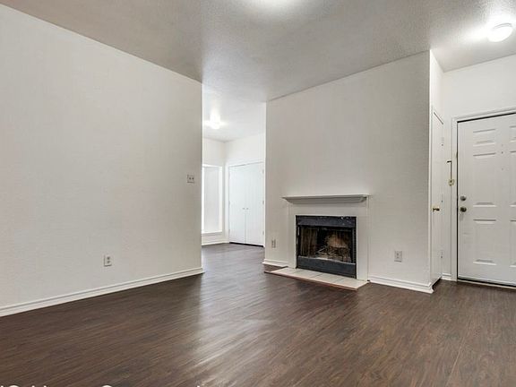 4th image of 1108 Holly St #1110