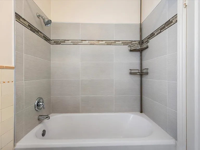 276 East Ave — Photo 22