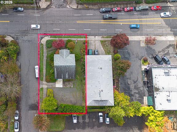 2nd image of 6055 E Burnside St