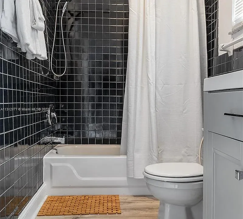 3025 Indian Creek — Photo 4
