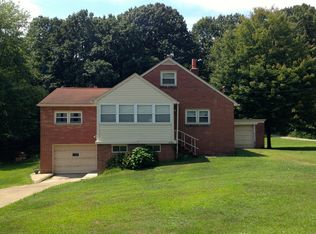 525 Old Pulaski Rd, New Castle, PA 16105