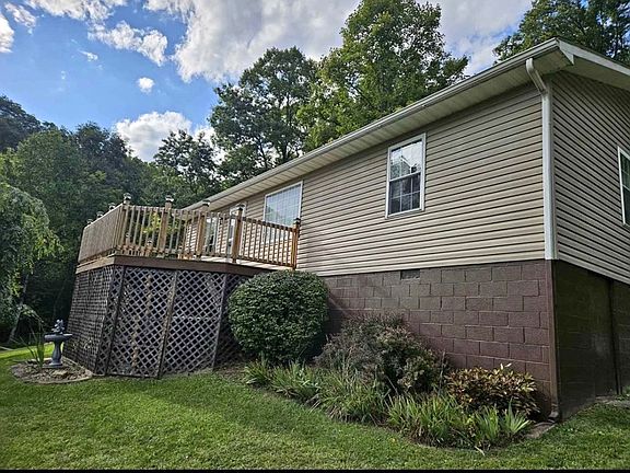 2nd image of 120 Horizon Ln