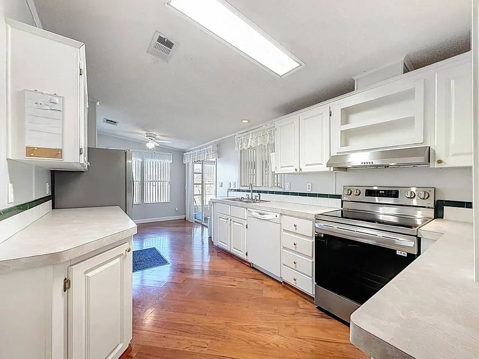 1st image of 10730 SW 31st Ave #512