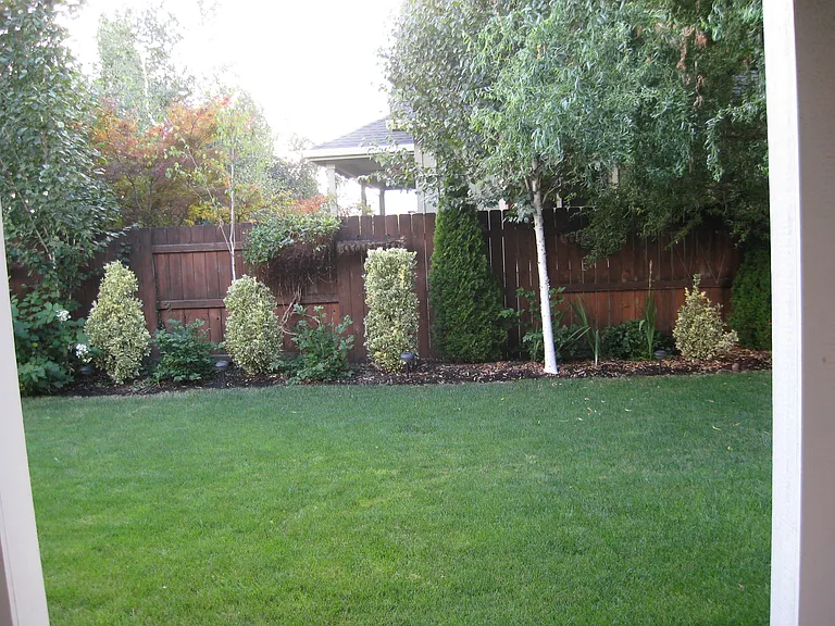 657 Spring Valley Dr — Photo 37
