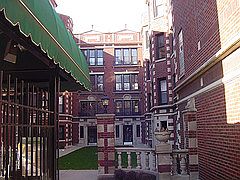 1st image of 922 W Ainslie St APT 3N