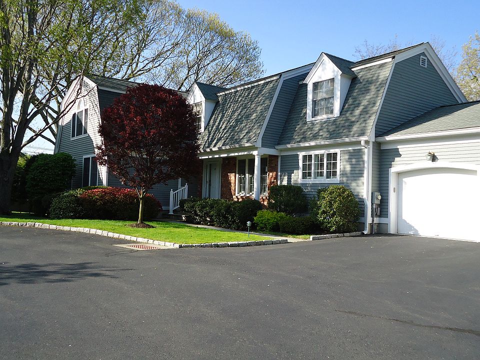 Beautifully Appointed Townhouse