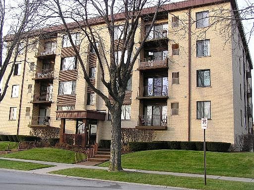 1st image of 5800 W 105th St APT 3a