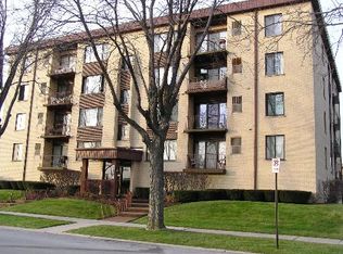 5800 W 105th St APT 3A, Oak Lawn, IL 60453
