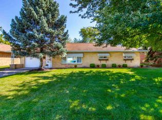 3300 N Sherwood Ave, Peoria, IL 61604