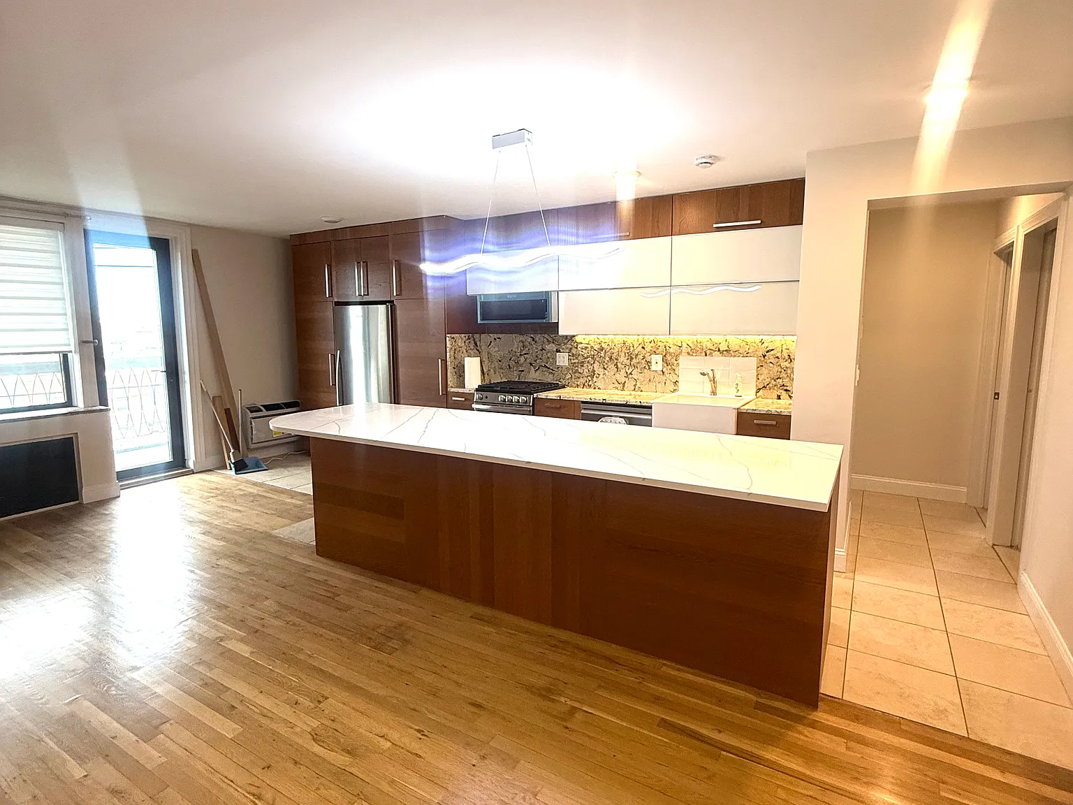 2 bed, 1.5 bath, 1000 sqft, $3,000 — Photo 2
