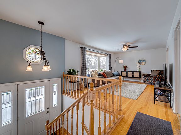 3rd image of 1000 Lacey Ave