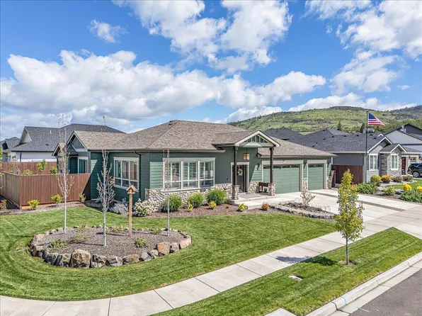 3223 Obsidian Ridge Way, Medford, OR 97504