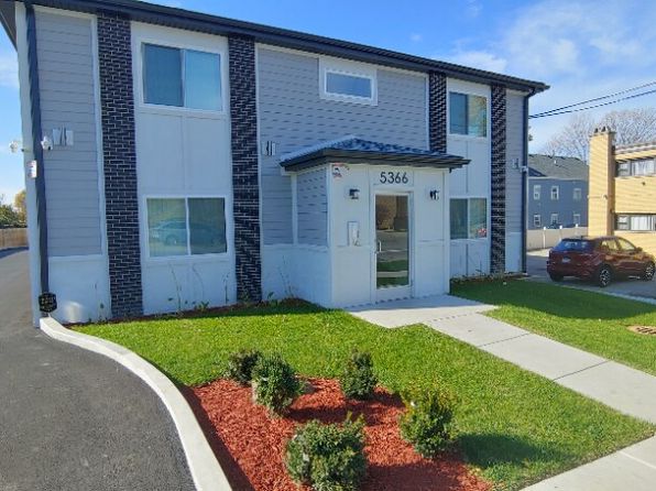 5366 S Laramie Ave #207