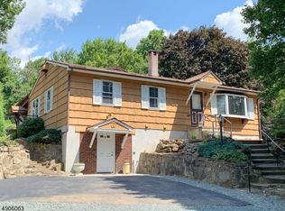 3 Wunder Ln, Califon, NJ 07830
