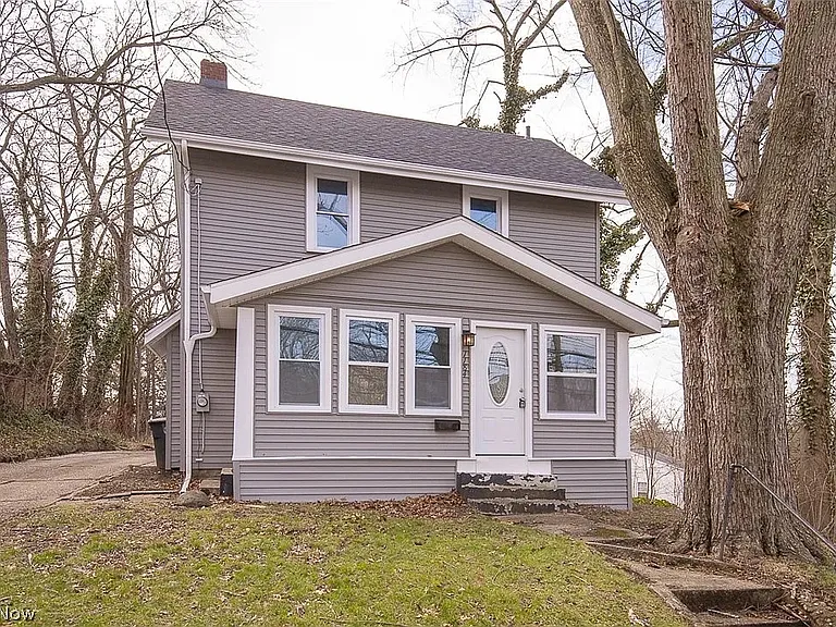 1184 Niagara Ave — Photo 1