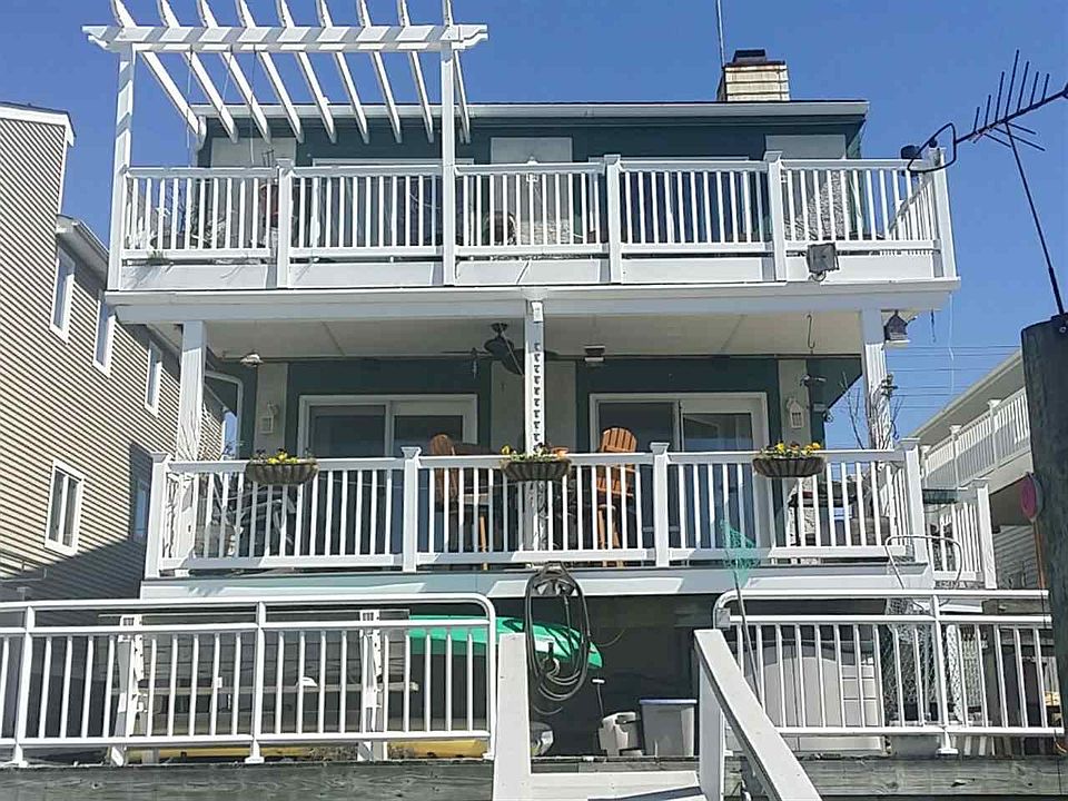 1st image of 364 44th St #N