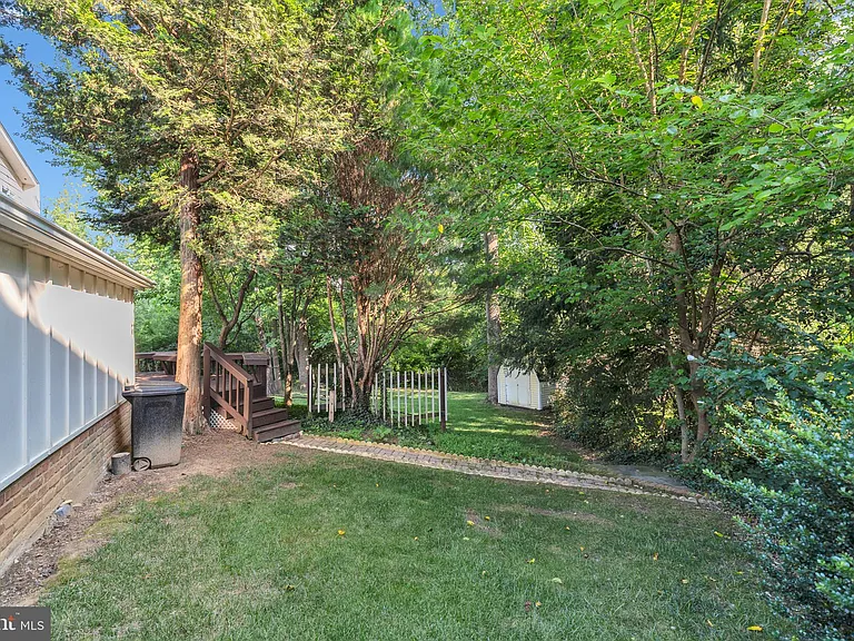 7205 Van Ness Ct — Photo 44