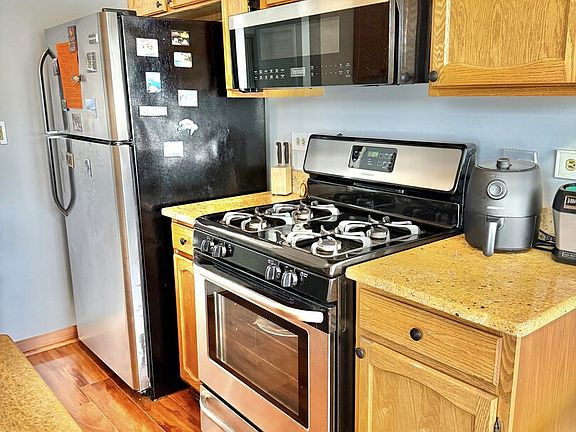 3rd image of 27W705 Windermere Rd Unit 3008