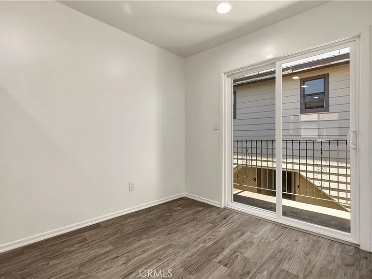 1155 Linden Ave #7 — Photo 4