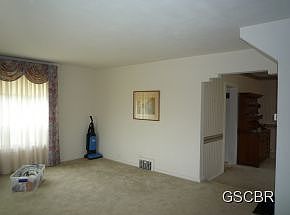 3rd image of 1006 Dakota St