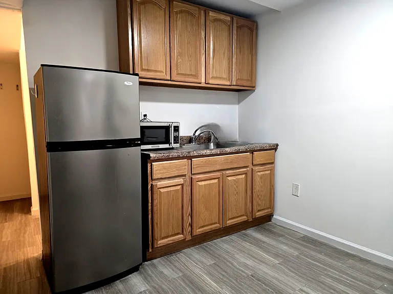 95 Mount Prospect Ave #B — Photo 3