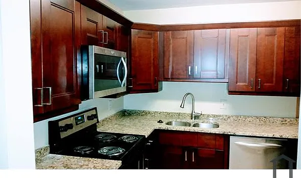 3 bed, 1100 sqft, $2,800 — Photo 2