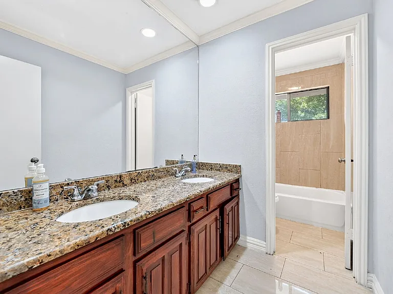 310 Overland Dr — Photo 19