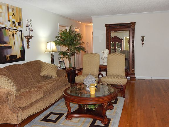 4th image of 105 Woodland Dr